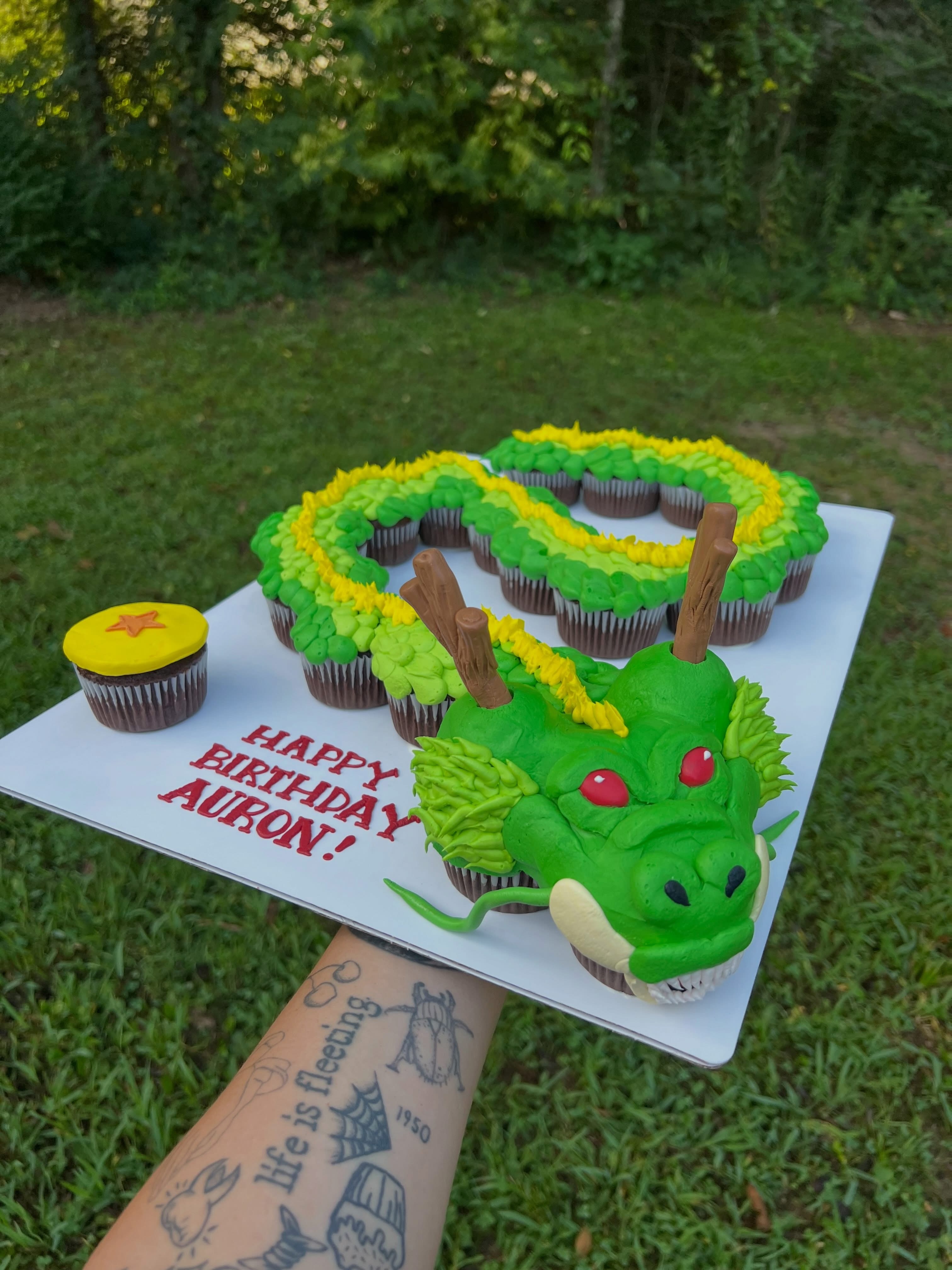 Dragon pull-apart cupcakes